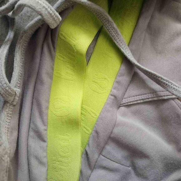 Lululemon Athletica Women's Satya Tank Heathered Grey Size 6 - Picture 6 of 8